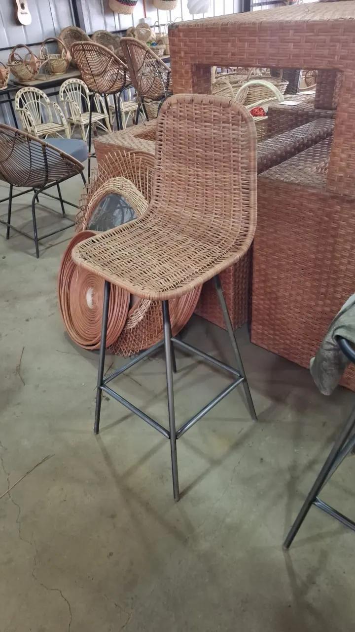 Taburetes de mimbre