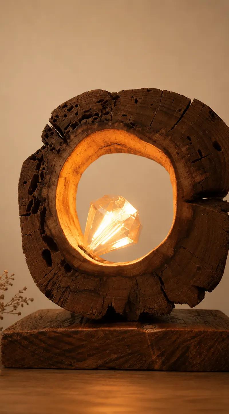 Lámpara de madera 