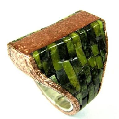 Anillo cobre y piedra muzgo. - vista 1