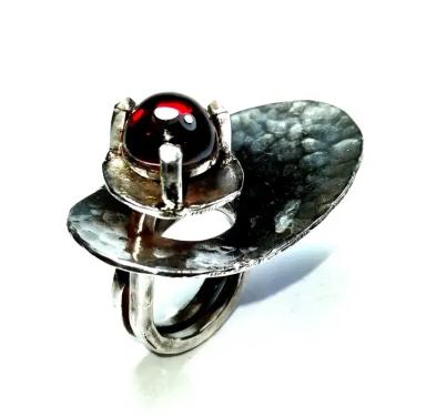 Anillo de plata y granate. - vista 3