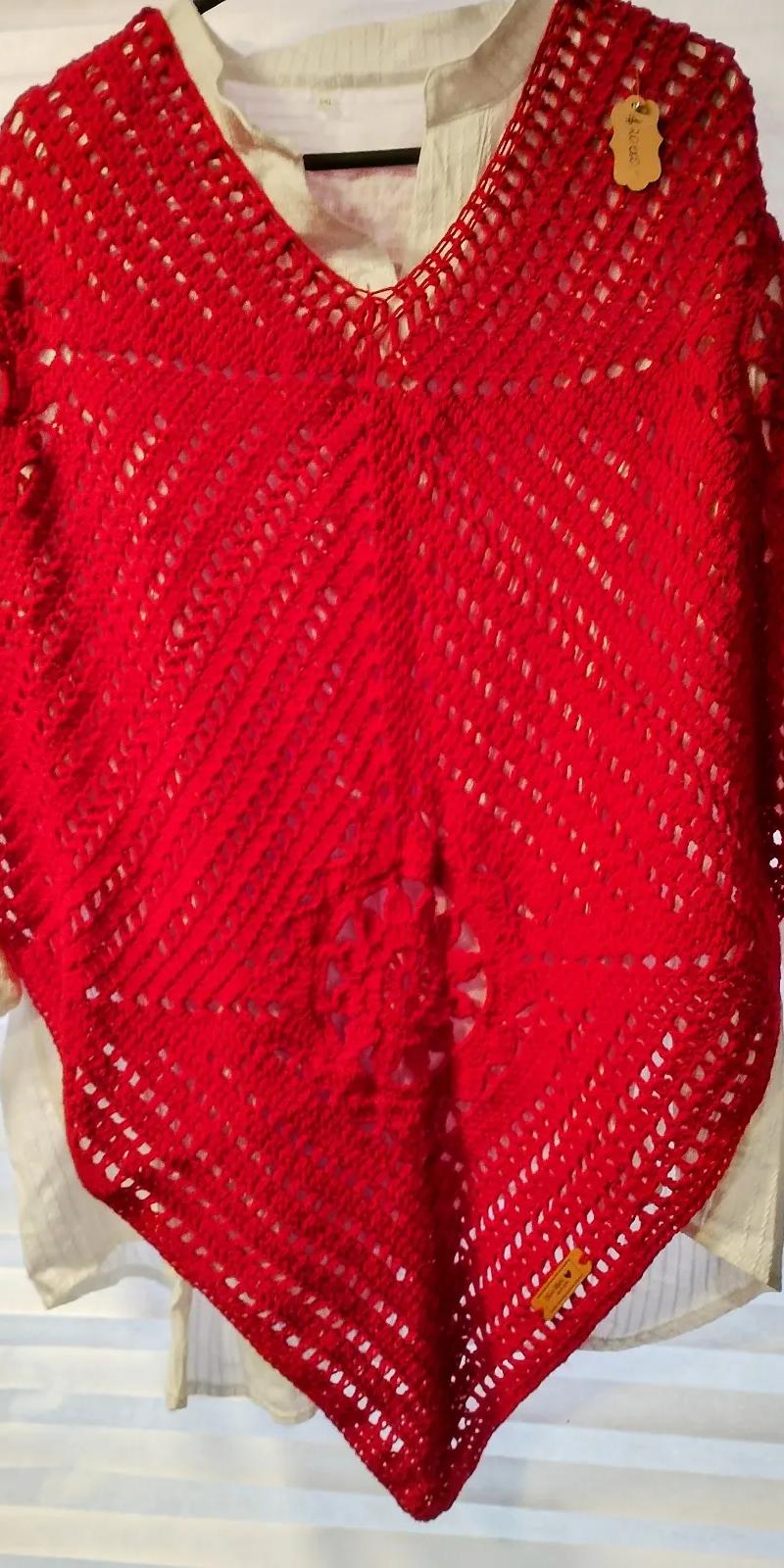 Poncho a corchet en acrílico sedificado antipeeling
